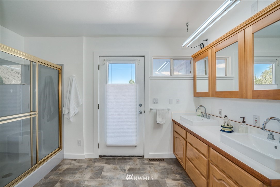 170 Carlson Loop Wenatchee, WA 98801 - Photo 24 of 25 Gallery Image 24