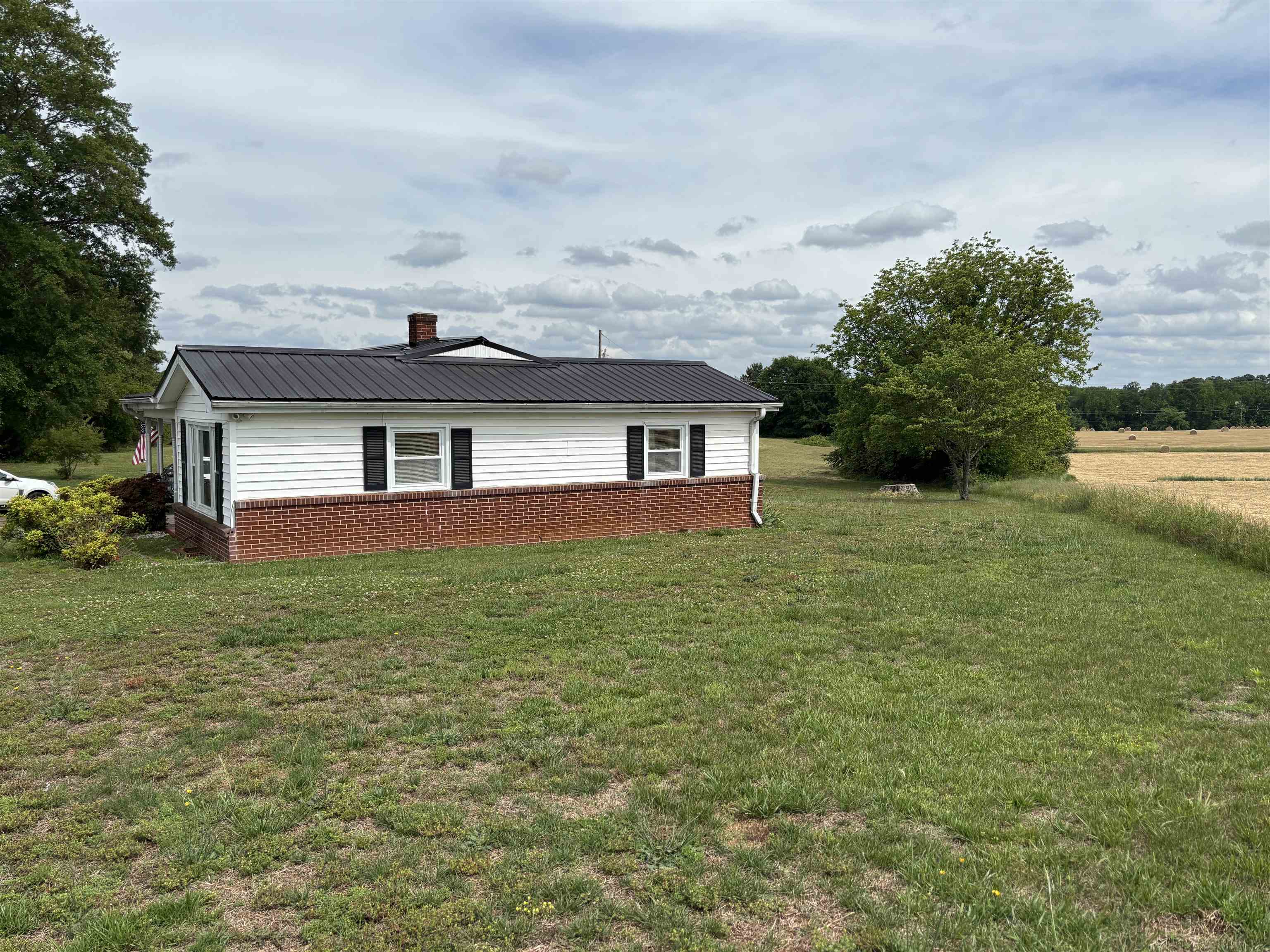 2451 Fairfield Road Chesnee, SC 29323 - Photo 3 of 28