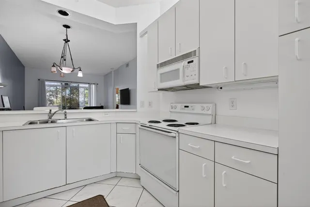 $192,500 | 9575 Weldon Circle, Unit C413, Tamarac, FL 33321