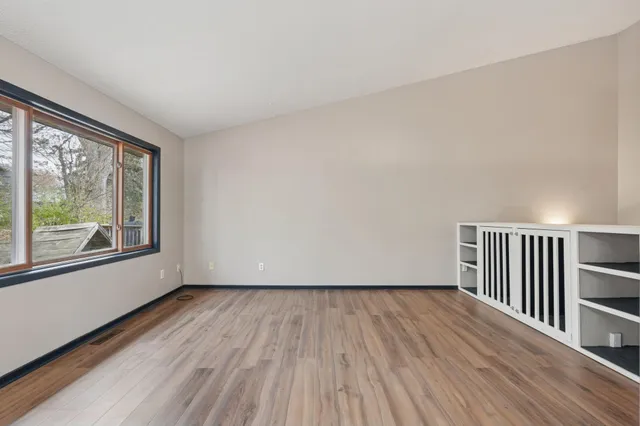 $299,900 | 1281 Edgehill Court, Maplewood, MN 55109