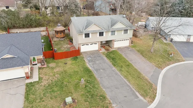 $299,900 | 1281 Edgehill Court, Maplewood, MN 55109