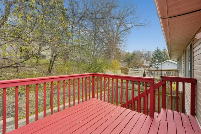 $299,900 | 1281 Edgehill Court, Maplewood, MN 55109