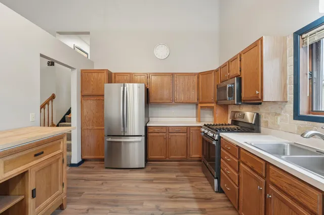 $299,900 | 1281 Edgehill Court, Maplewood, MN 55109