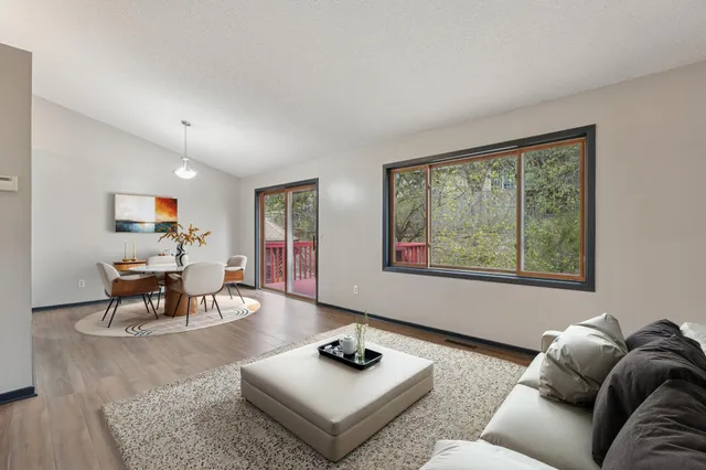 $299,900 | 1281 Edgehill Court, Maplewood, MN 55109