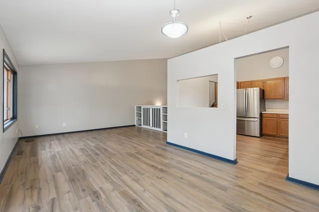 $299,900 | 1281 Edgehill Court, Maplewood, MN 55109