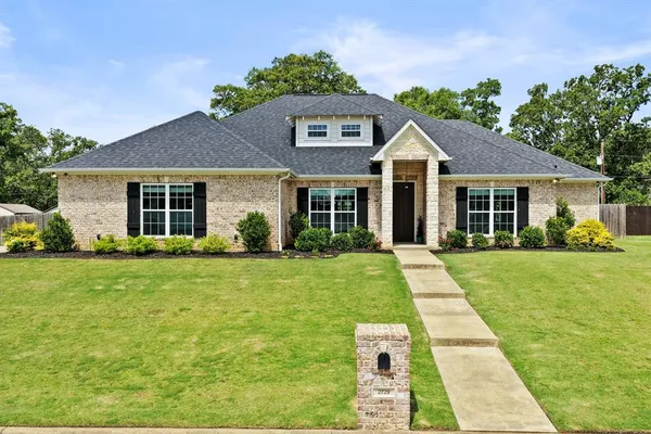 $429,900 | 2729 Stone Briar, Mount Pleasant, TX 75455