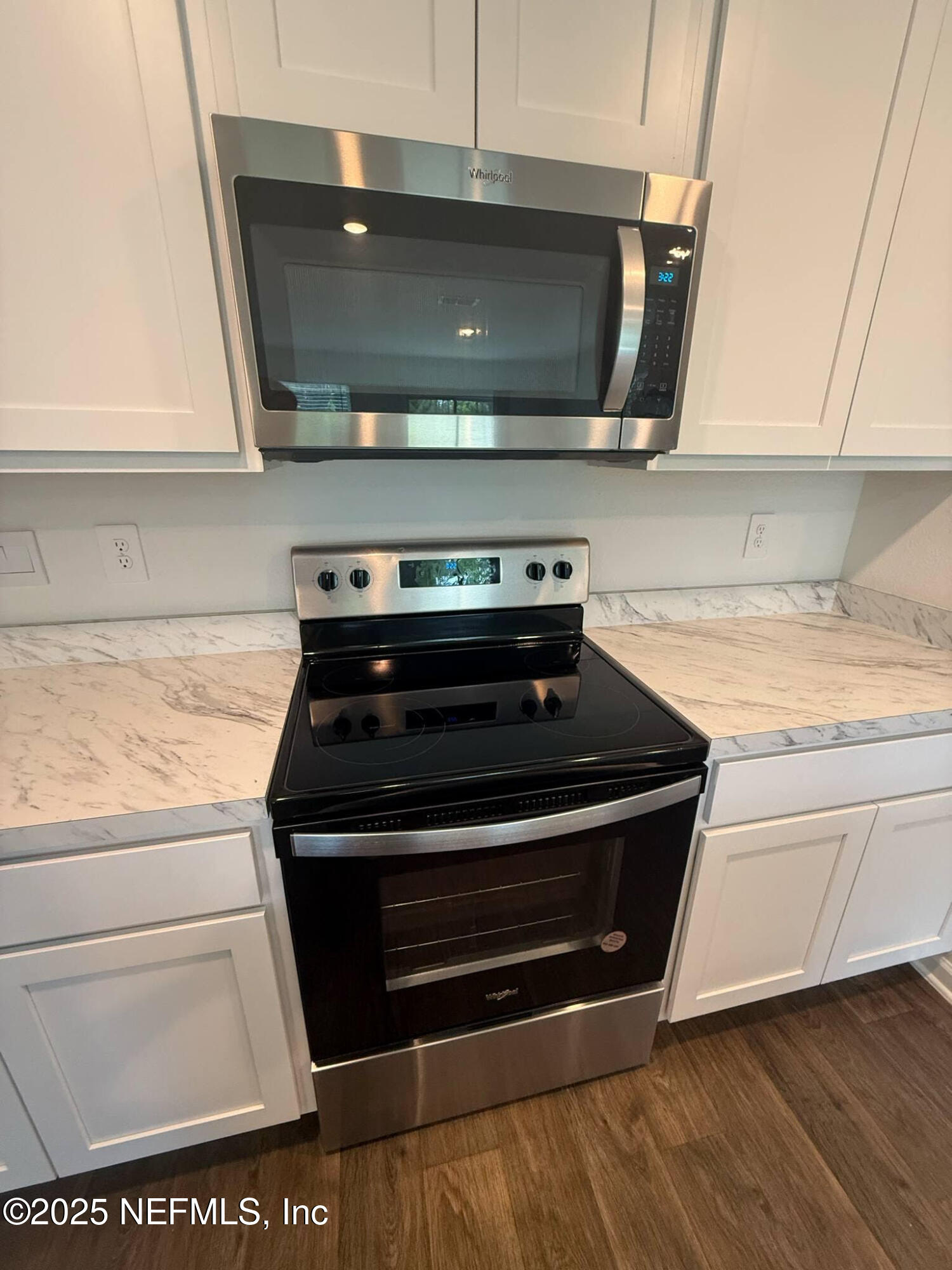 65183 Forest Glen Lane Yulee, FL 32097 - Photo 25 of 44 Microwave-Stove