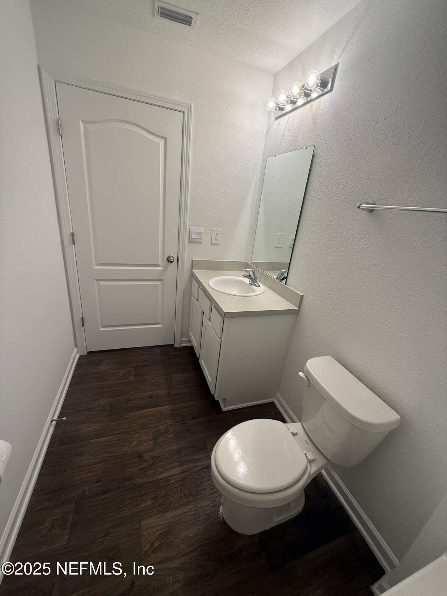 65183 Forest Glen Lane Yulee, FL 32097 - Photo 41 of 44 Hall Bathroom