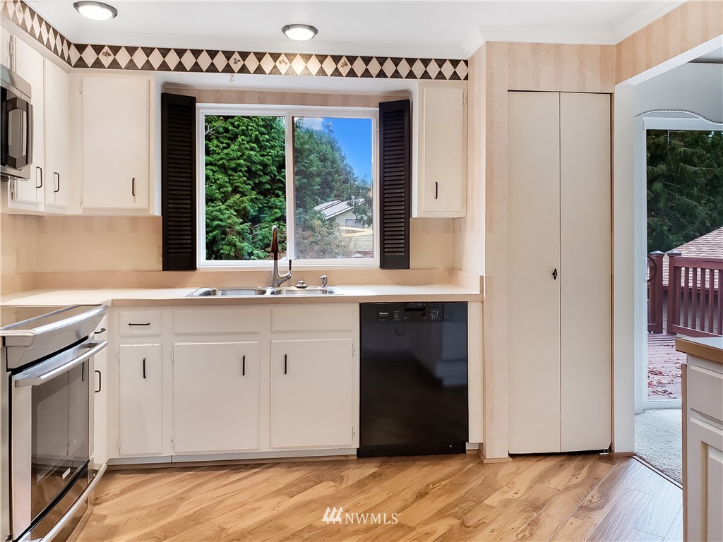 2331 170th Street Southeast Bothell, WA 98012 - Photo 10 of 20