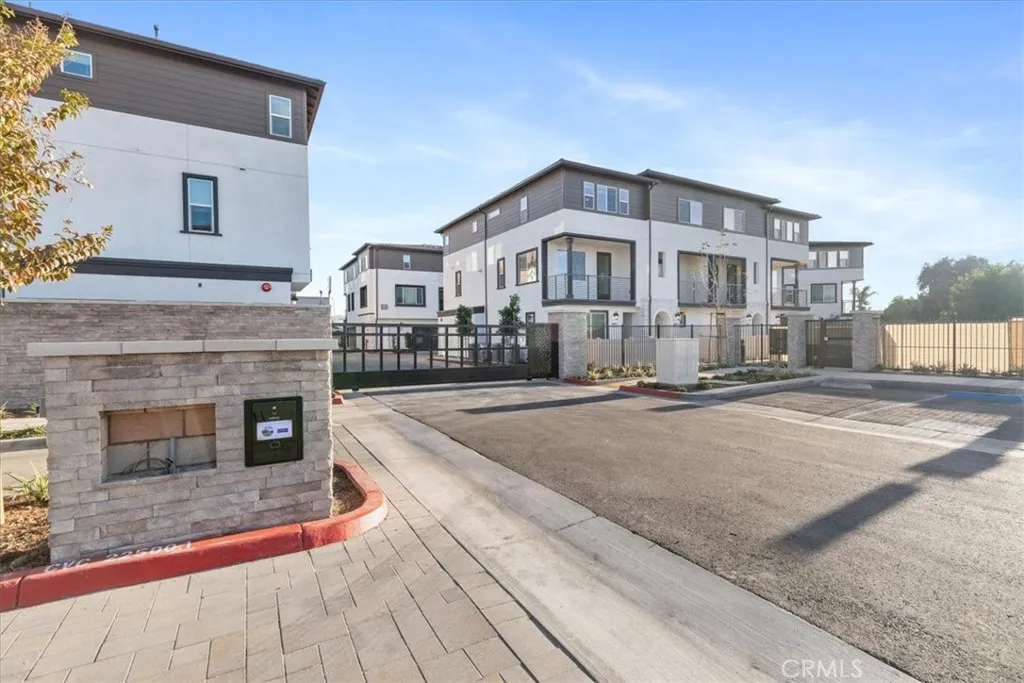 9561 Hannah Way Riverside, CA 92504 - Photo 24 of 26 Gallery Image 24