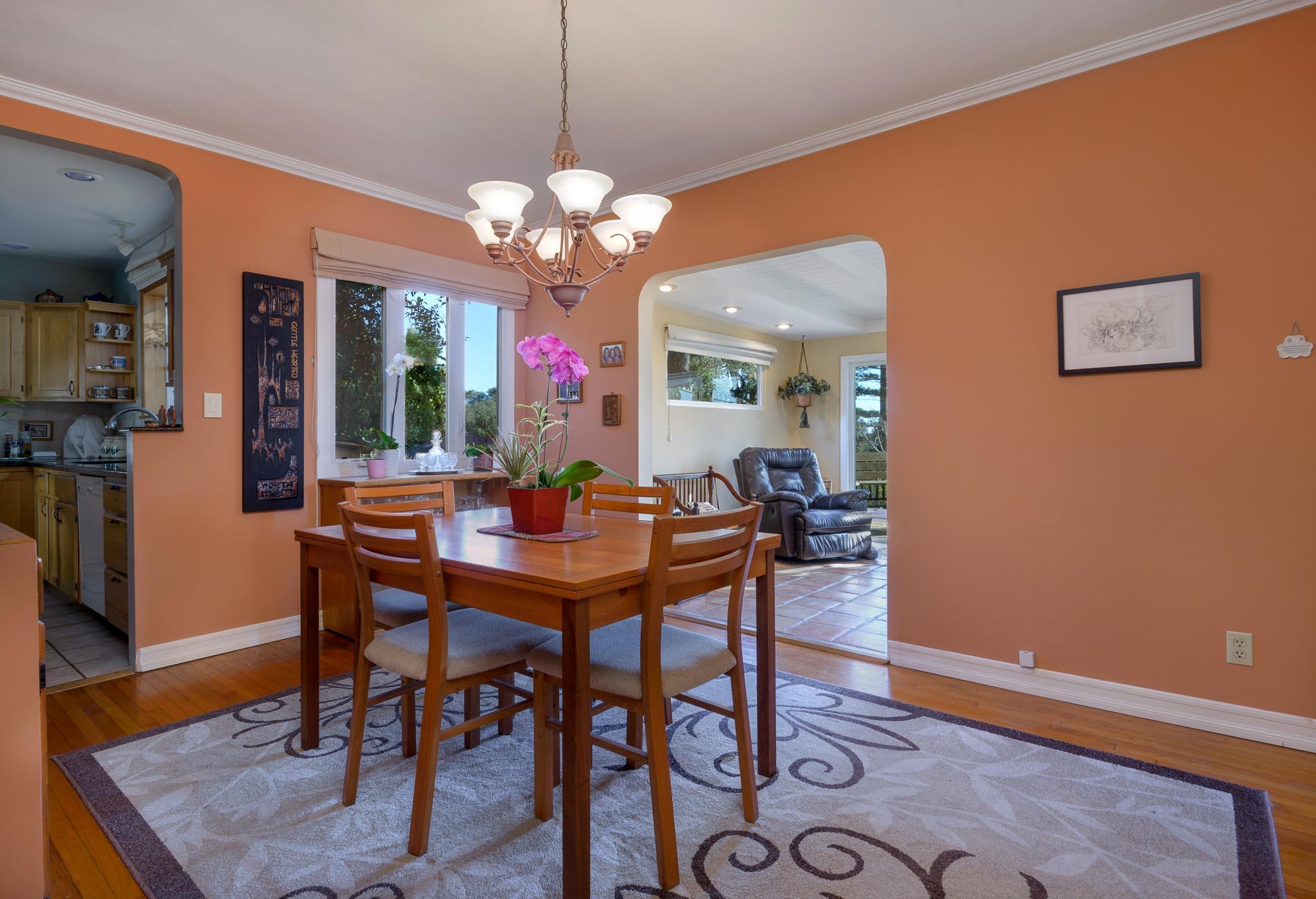 734 San Roque Road Santa Barbara, CA 93105 - Photo 8 of 20 Dining room