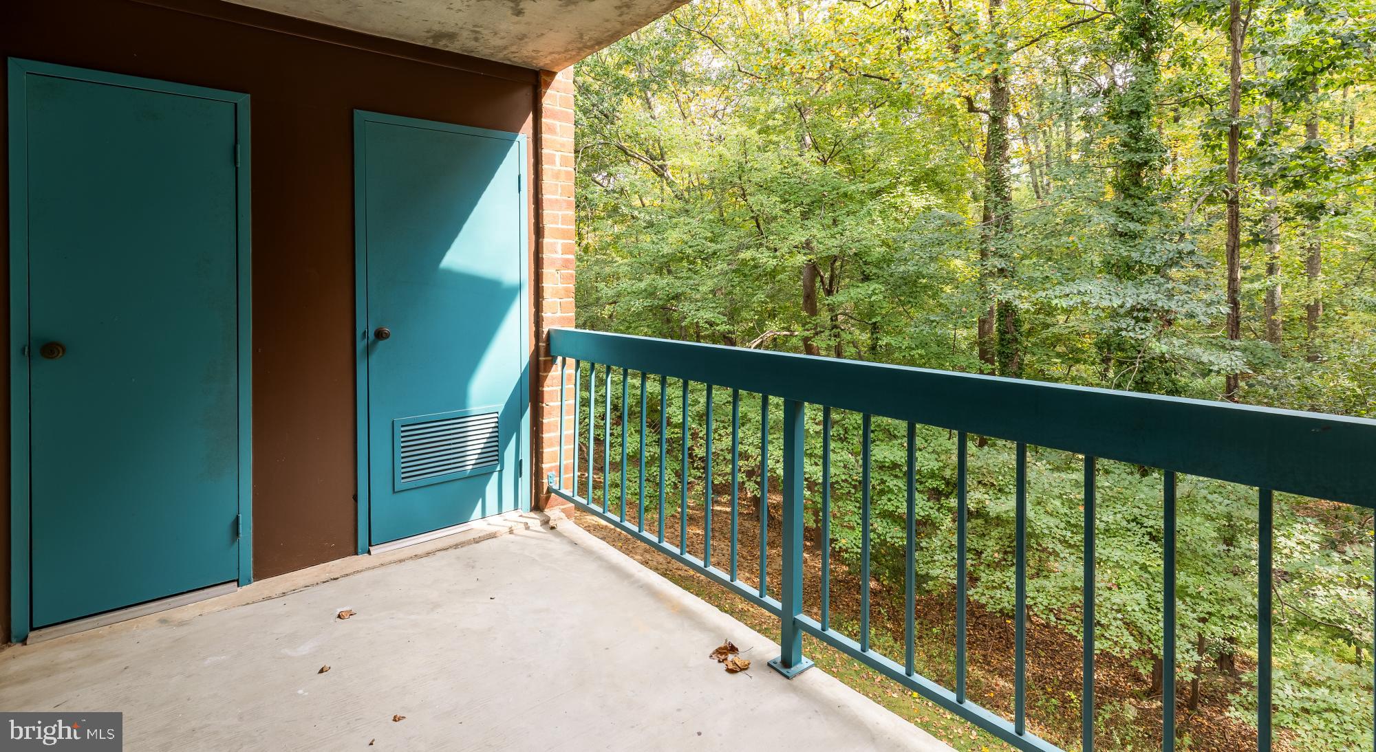 11833 Shire Court, Unit 21B Reston, VA 20191 - Photo 4 of 37 a view of balcony and yard