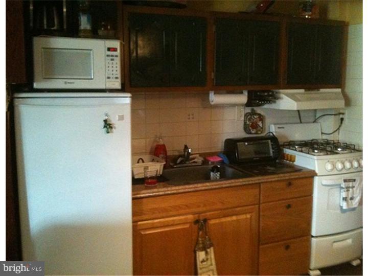303 Hampden Road Upper Darby, PA 19082 - Photo 3 of 10 Unit #2