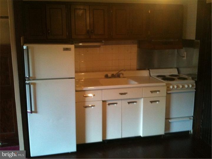 303 Hampden Road Upper Darby, PA 19082 - Photo 4 of 10 Unit #1