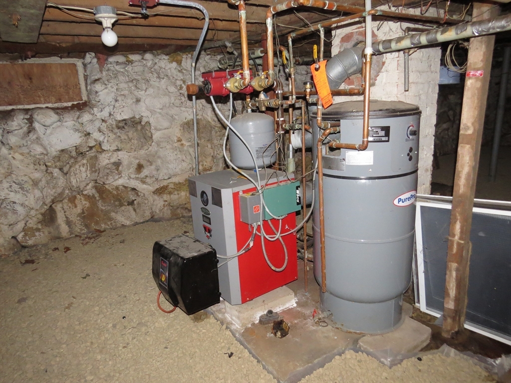 7 Maple Place Winchendon, MA 01475 - Photo 15 of 22 a view of water heater room