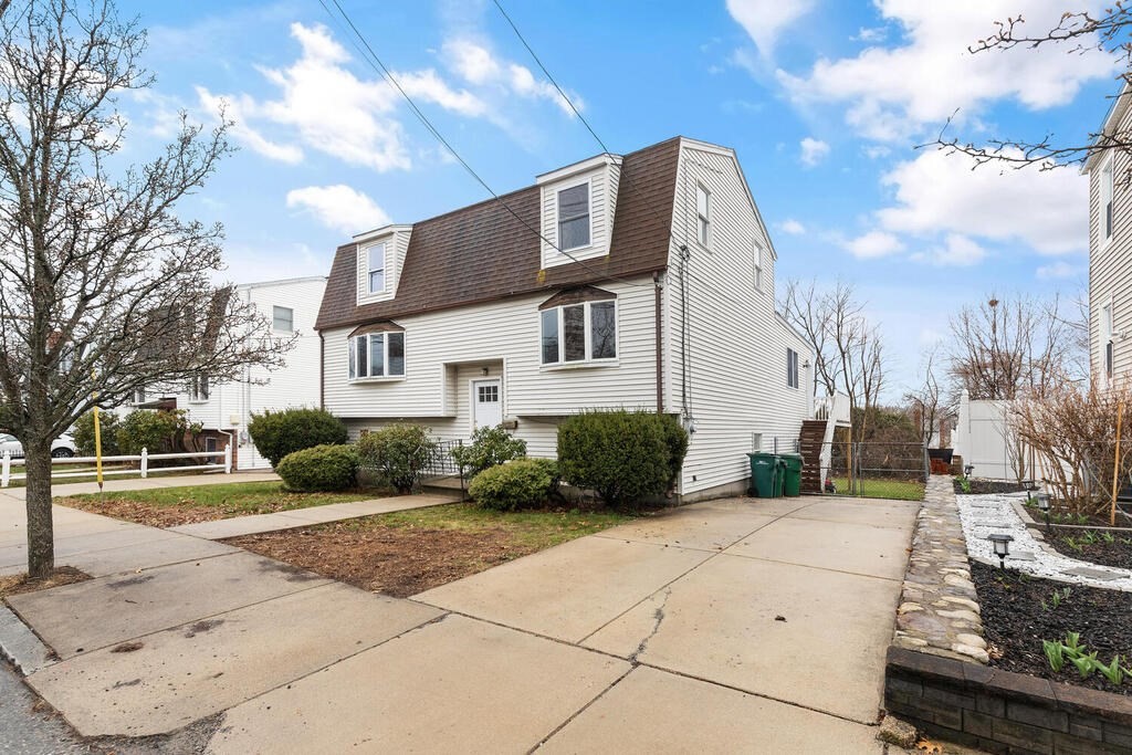 127 Fulton Spring Road Medford, MA 02155 - Photo 3 of 34
