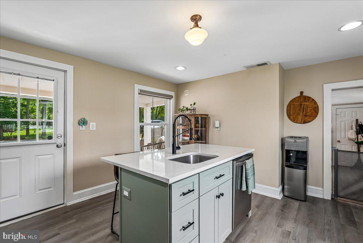 43655 Hay Road Ashburn, VA 20147 - Photo 25 of 68 Kitchen w/door to side porch