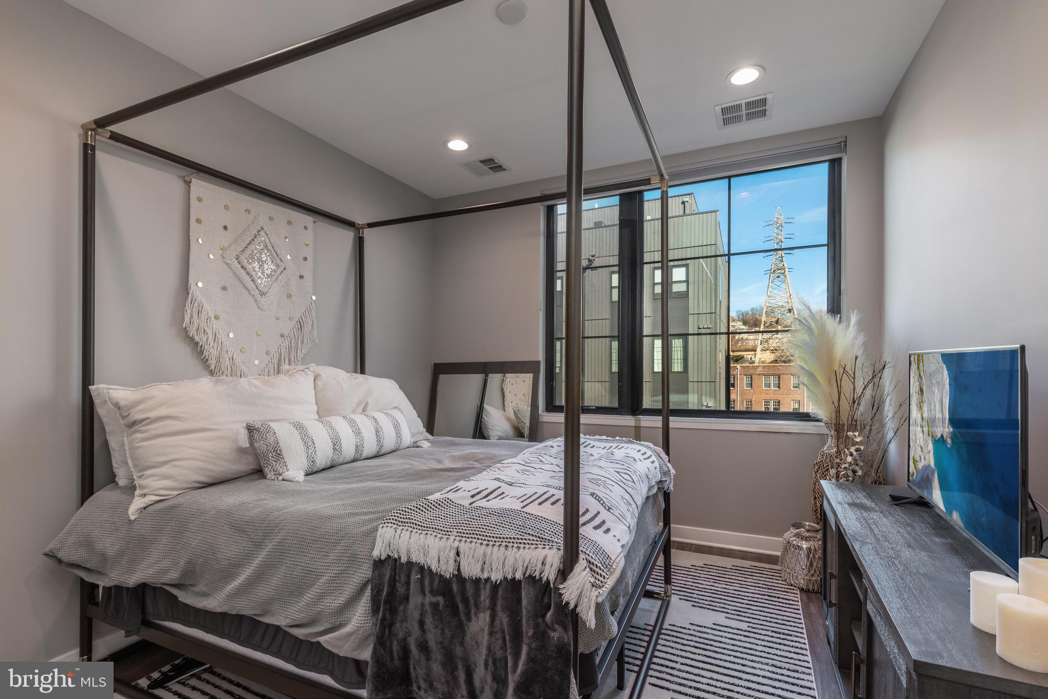 4578 Riverside Way Philadelphia, PA 19127 - Photo 27 of 60