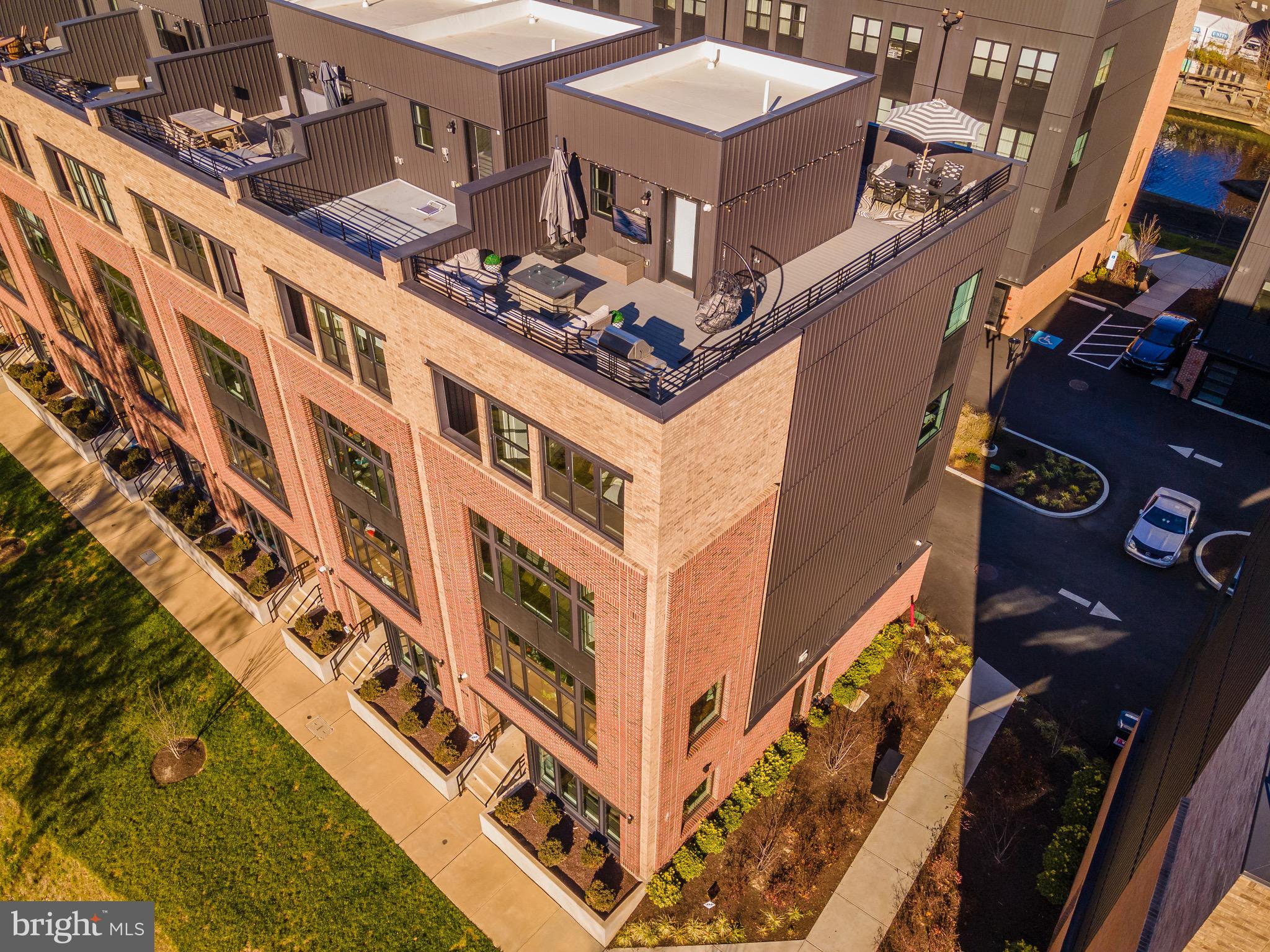 4578 Riverside Way Philadelphia, PA 19127 - Photo 4 of 60