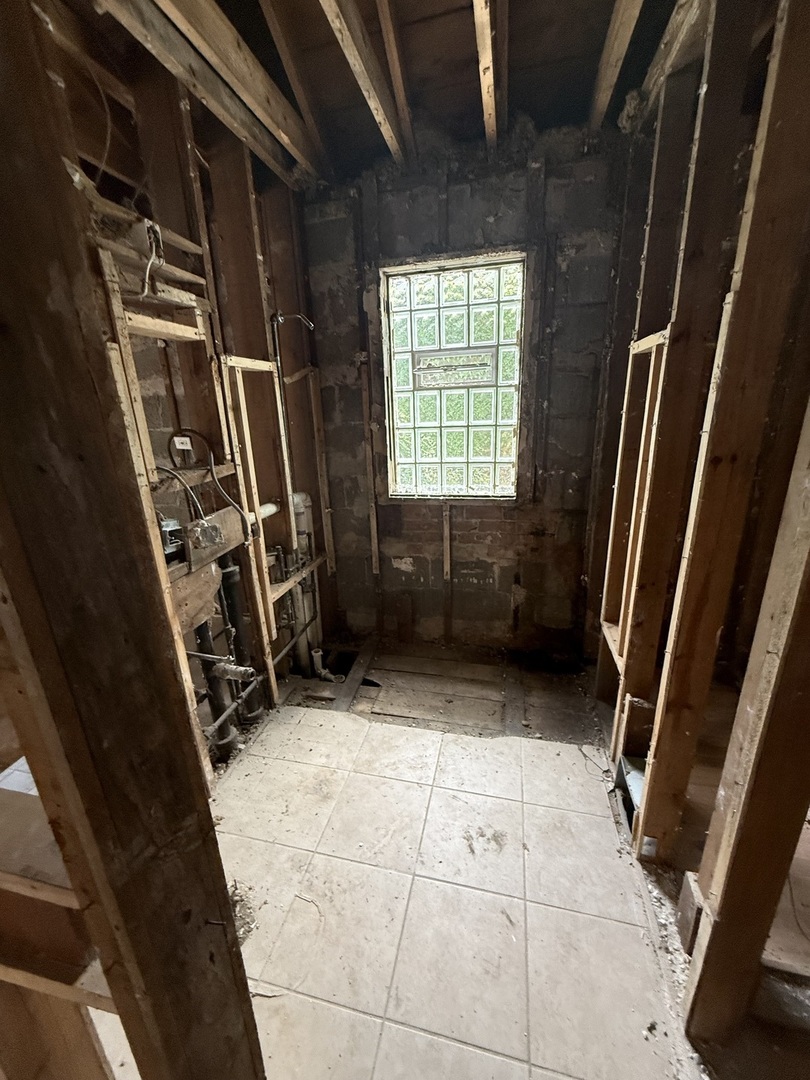 9761 South Ingleside Avenue Chicago, IL 60628 - Photo 4 of 14