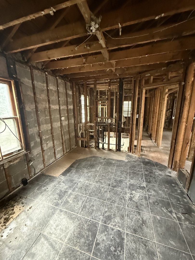 9761 South Ingleside Avenue Chicago, IL 60628 - Photo 6 of 14
