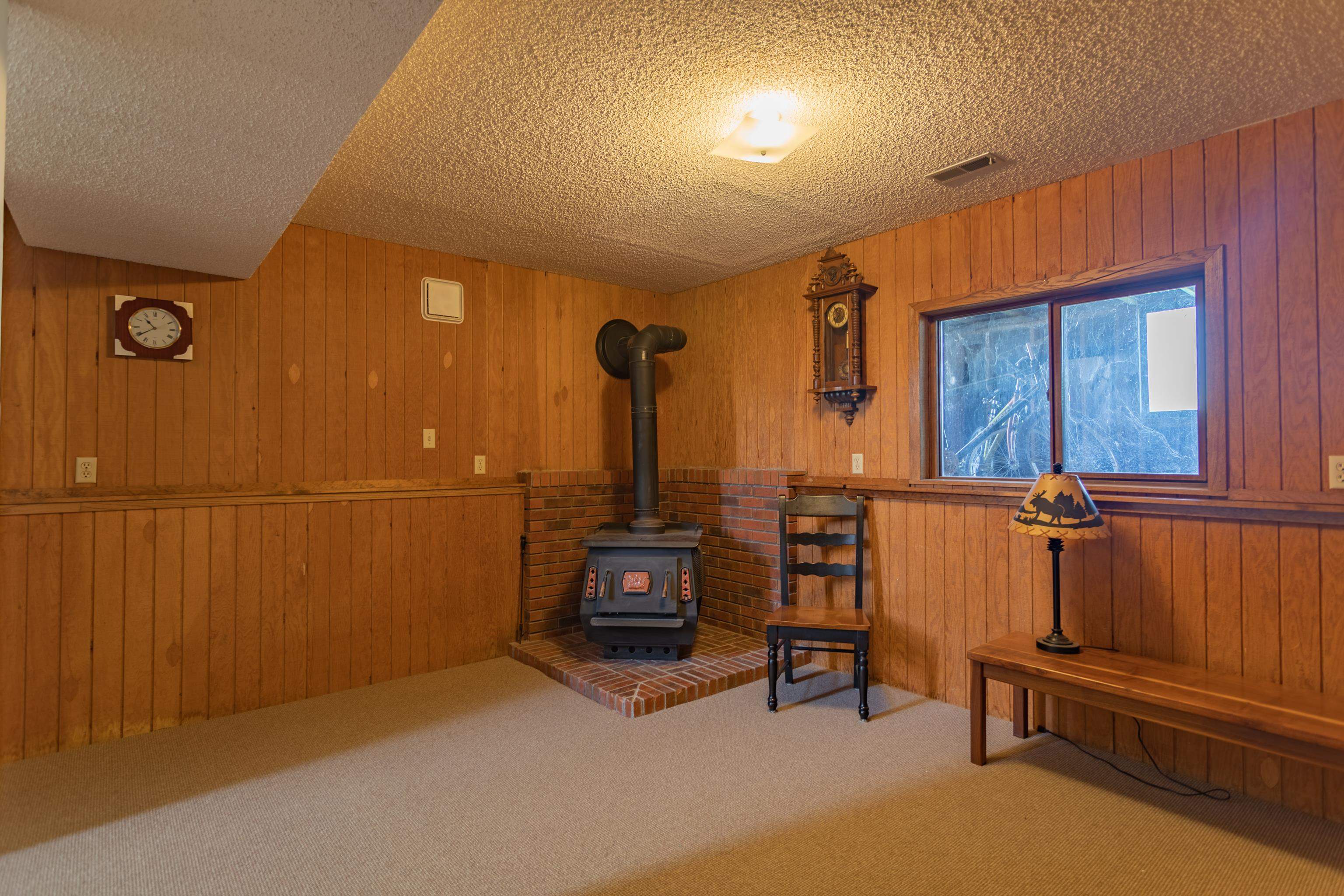 477 35 Road Palisade, CO 81526 - Photo 18 of 32 a view of a livingroom with furniture and windows