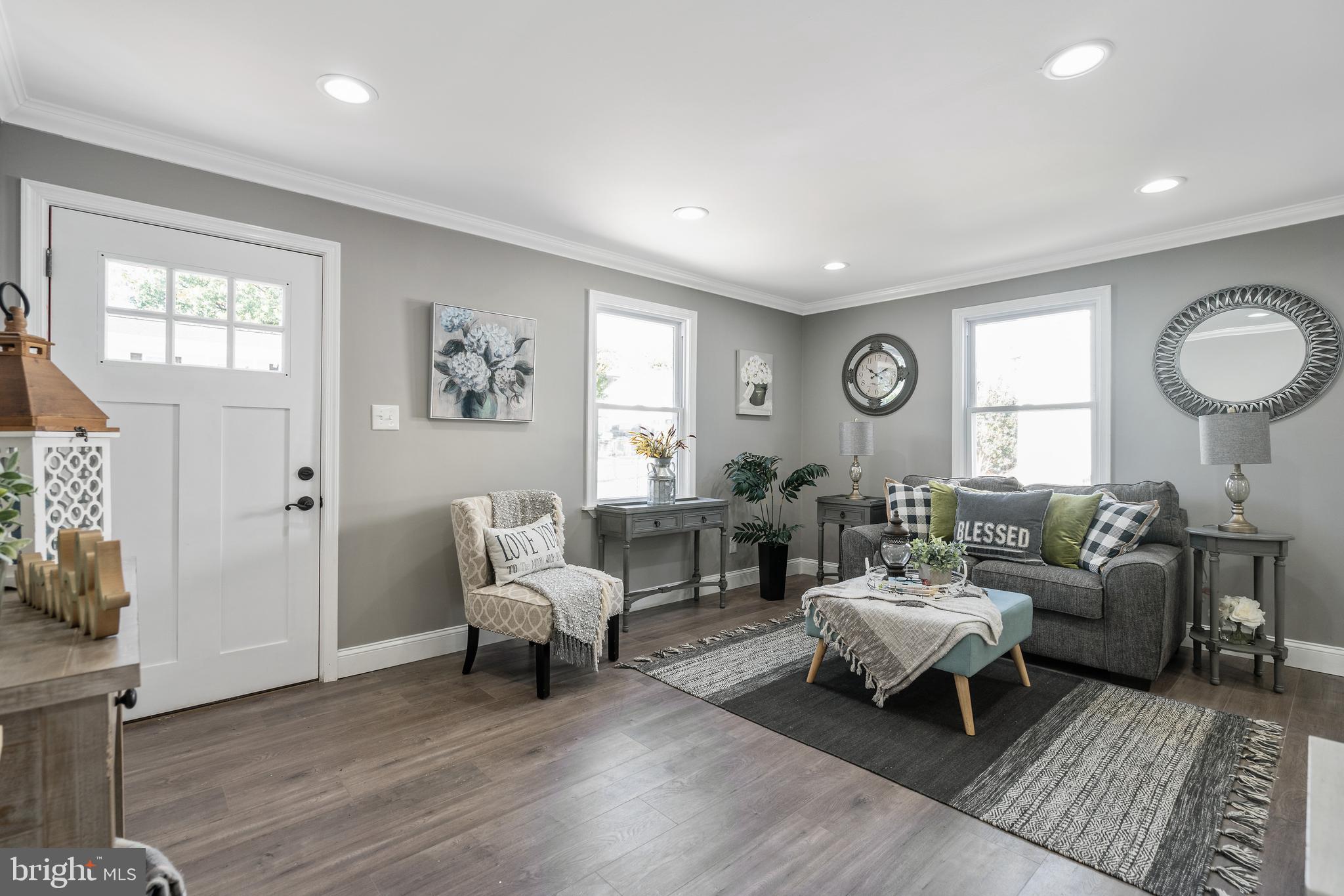 1707 Earhart Road Baltimore, MD 21221 - Photo 4 of 34 Gallery Image 4