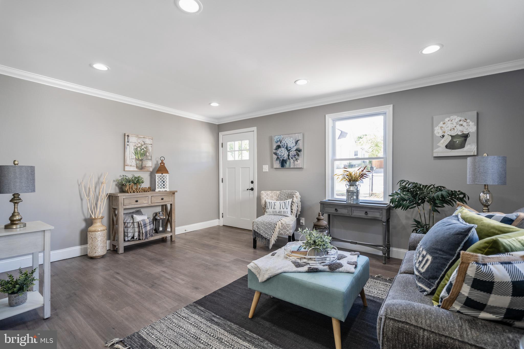 1707 Earhart Road Baltimore, MD 21221 - Photo 6 of 34 Gallery Image 6