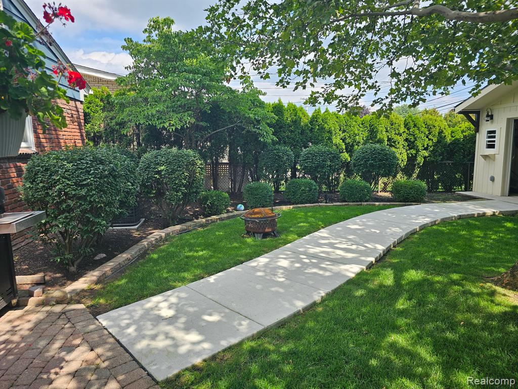 4855 Hillcrest Road Trenton, MI 48183 - Photo 7 of 41 Gallery Image 7