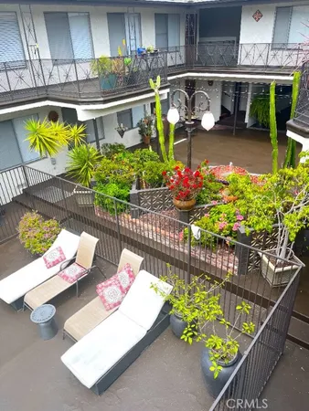 a view of a back yard of the green space