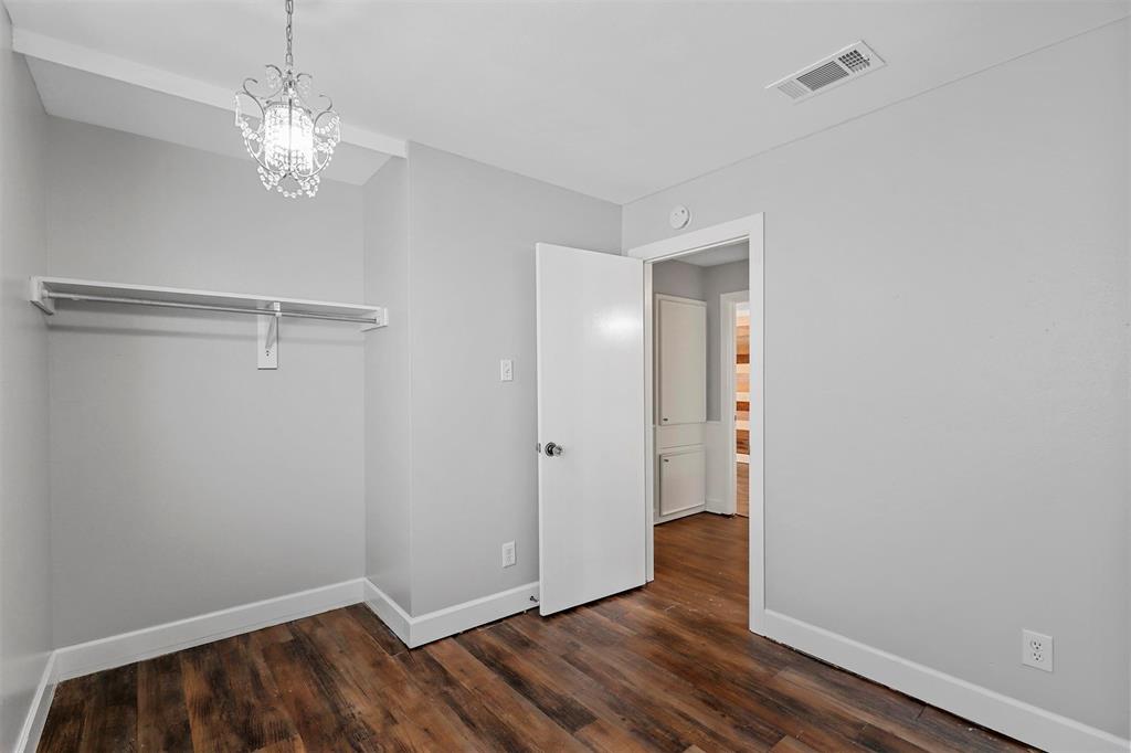 2504 South Fielder Road Arlington, TX 76015 - Photo 11 of 18