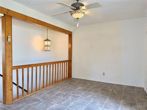 $164,000 | 2210 Spoonwood Drive, Florissant, MO 63033