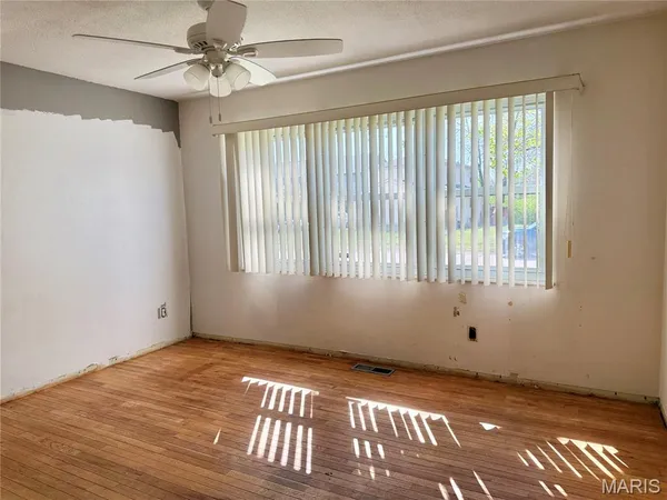 $164,000 | 2210 Spoonwood Drive, Florissant, MO 63033
