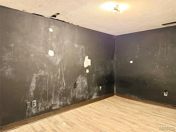 $164,000 | 2210 Spoonwood Drive, Florissant, MO 63033