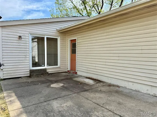 $164,000 | 2210 Spoonwood Drive, Florissant, MO 63033