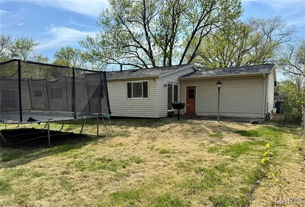 $164,000 | 2210 Spoonwood Drive, Florissant, MO 63033