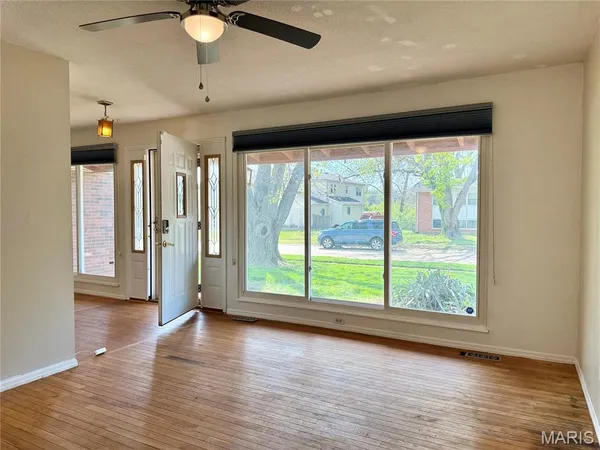 $164,000 | 2210 Spoonwood Drive, Florissant, MO 63033