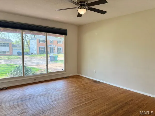 $164,000 | 2210 Spoonwood Drive, Florissant, MO 63033
