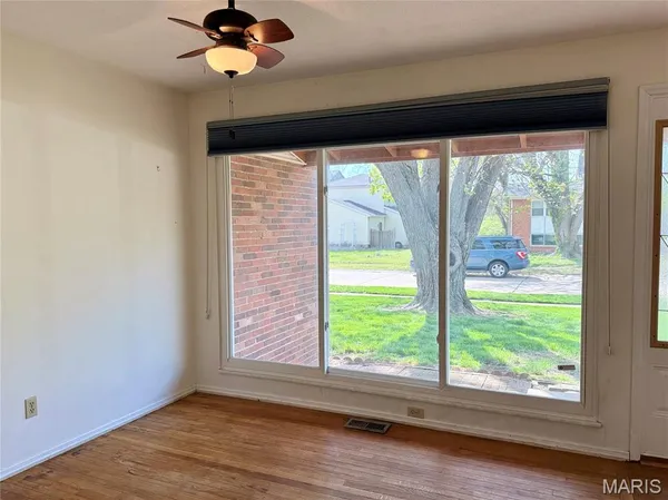 $164,000 | 2210 Spoonwood Drive, Florissant, MO 63033