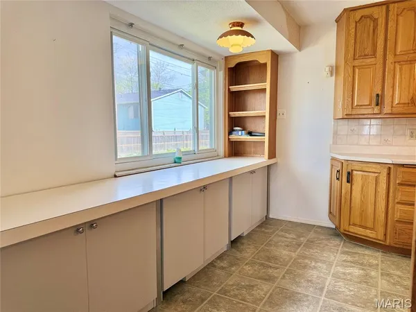 $164,000 | 2210 Spoonwood Drive, Florissant, MO 63033
