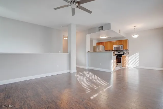 $1,700 | 7701 West Robindale Road, Unit 247, Las Vegas, NV 89113