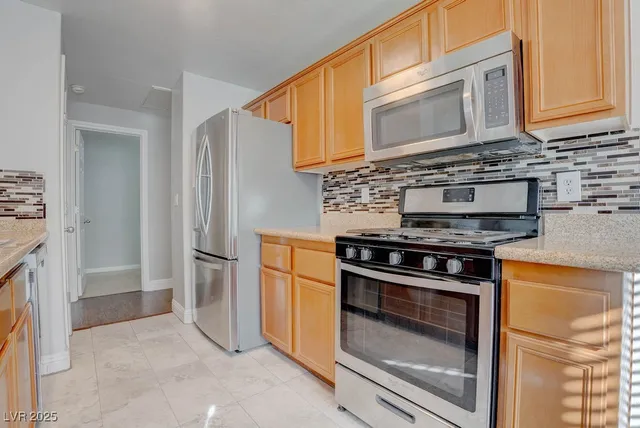 $1,700 | 7701 West Robindale Road, Unit 247, Las Vegas, NV 89113