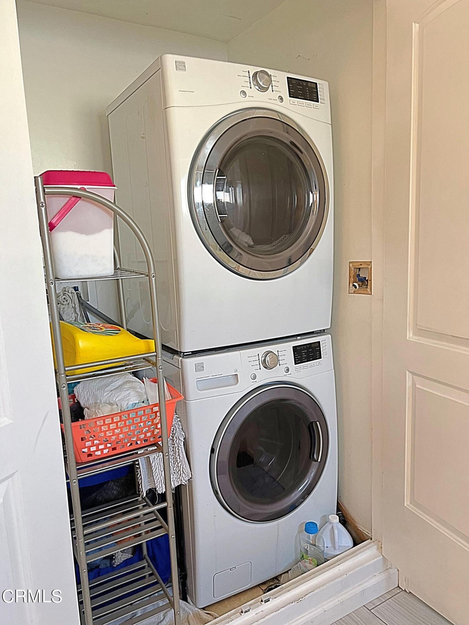 2510 Elderberry Drive, Unit 60 Oxnard, CA 93036 - Photo 37 of 37 a utility room with dryer and washer