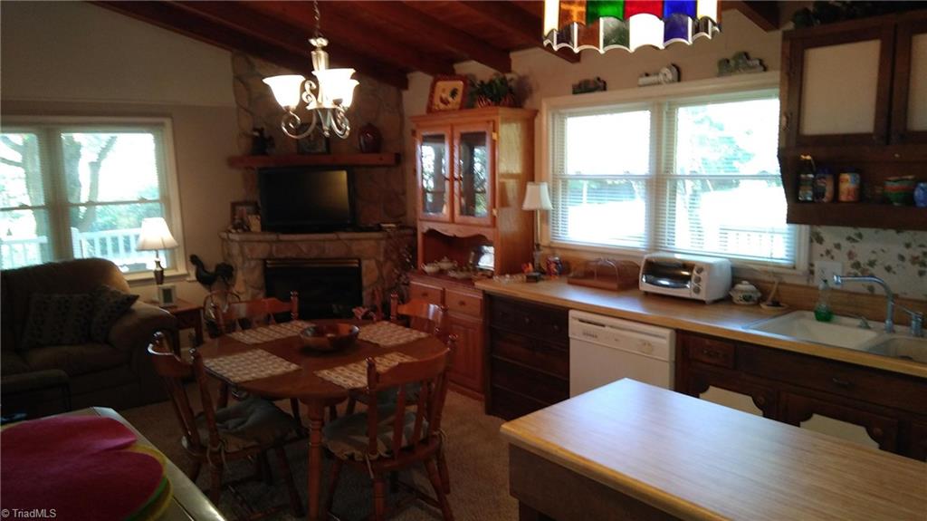 175 Chateau Road Fancy Gap, VA 24328 - Photo 5 of 15 Gallery Image 5