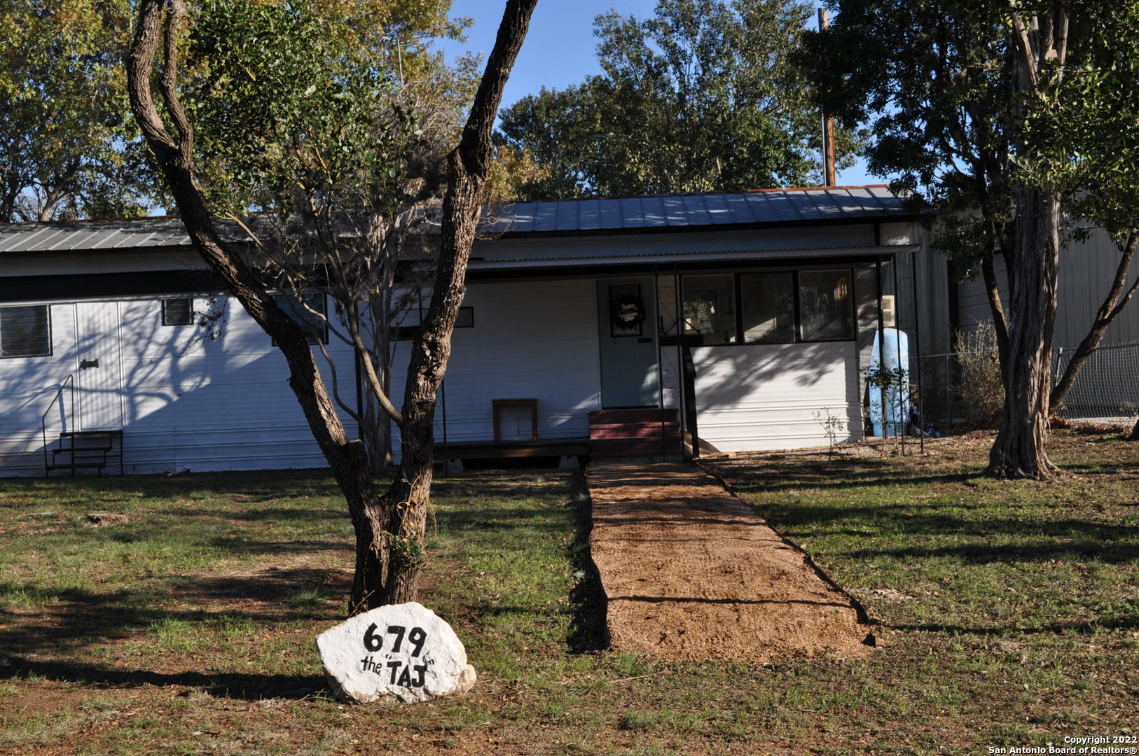 679 Faurie Road Lakehills, TX 78063 - Photo 2 of 29