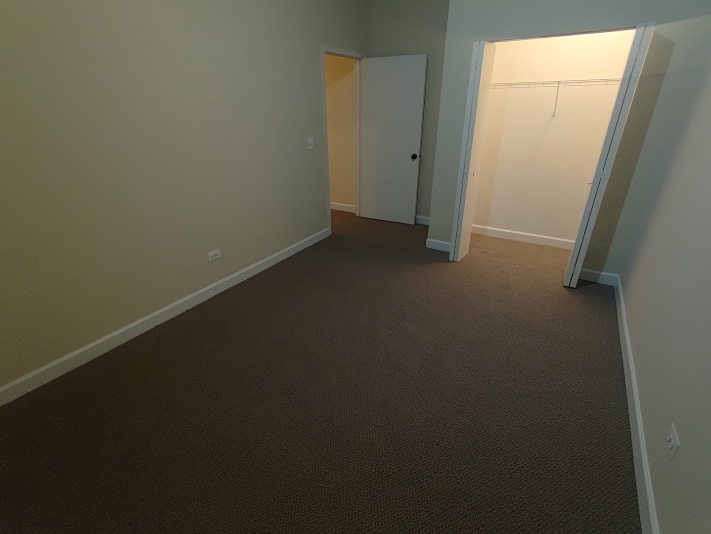 4752 South Wabash Avenue, Unit 102 Chicago, IL 60615 - Photo 8 of 9 a view of small space with wooden floor