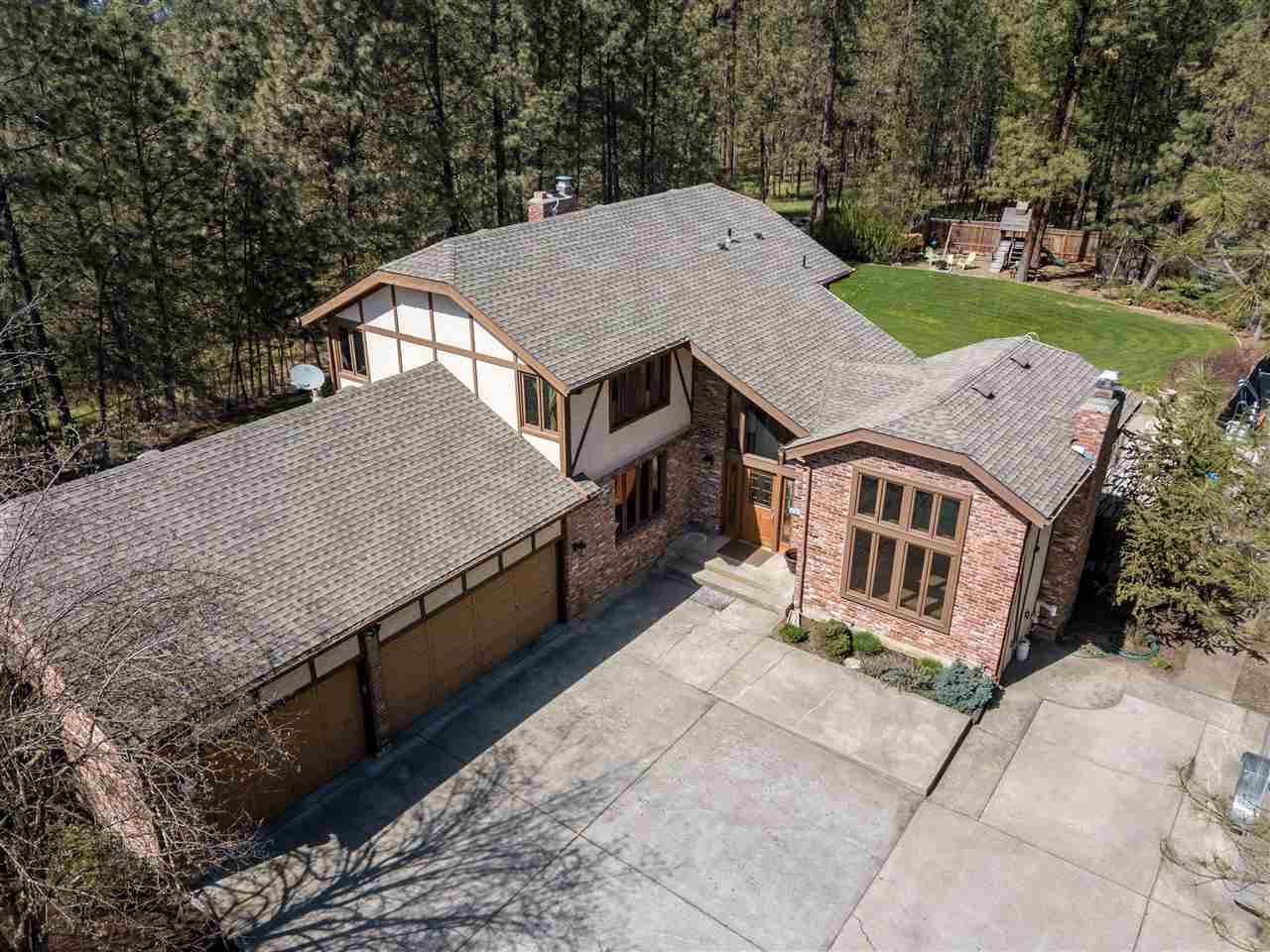 8618 West Rutter Parkway Spokane, WA 99208 - Photo 1 of 20