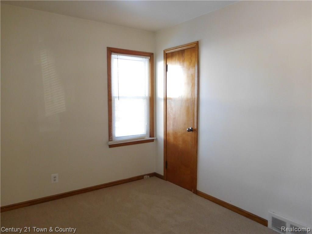 3914 West Thirteen Mile Road Royal Oak, MI 48073 - Photo 11 of 22