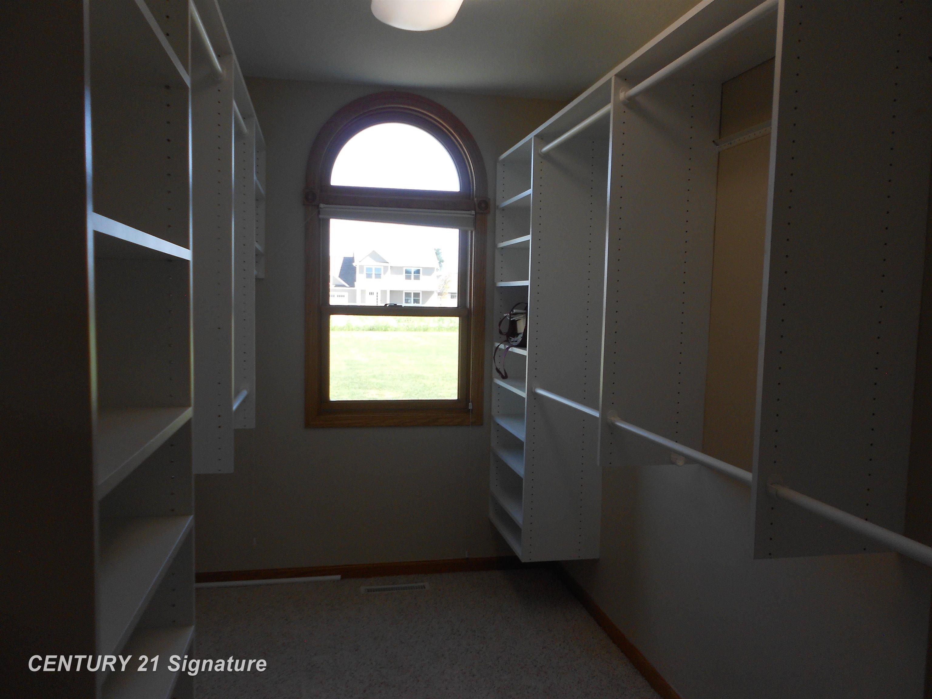 10233 Sarle Road Freeland, MI 48623 - Photo 18 of 38