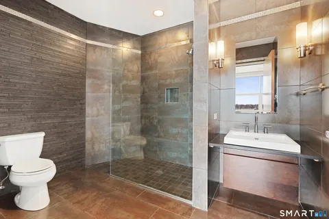 $769,000 | 33 North Water Street, Unit 607, Norwalk, CT 06854